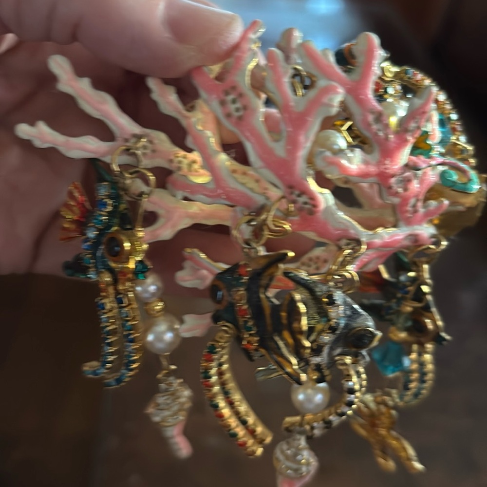 Lunch At The Ritz CORAL & FISH Pin/Pendant - Picture 9 of 12